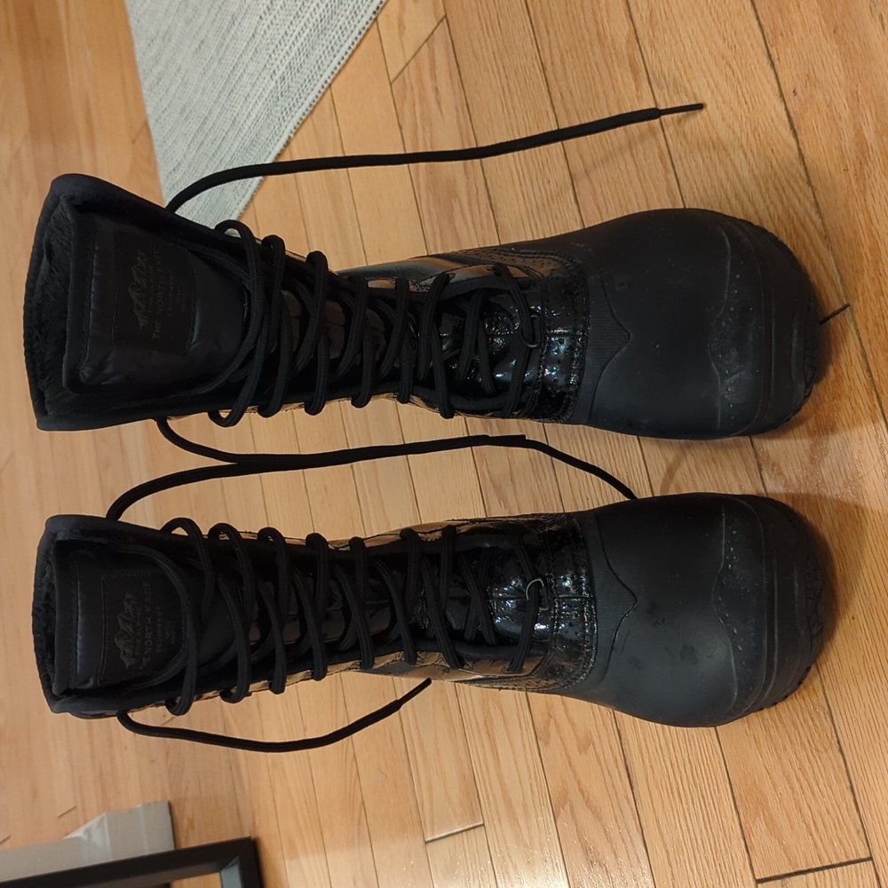 LAST CHANCE North Face Snow boots